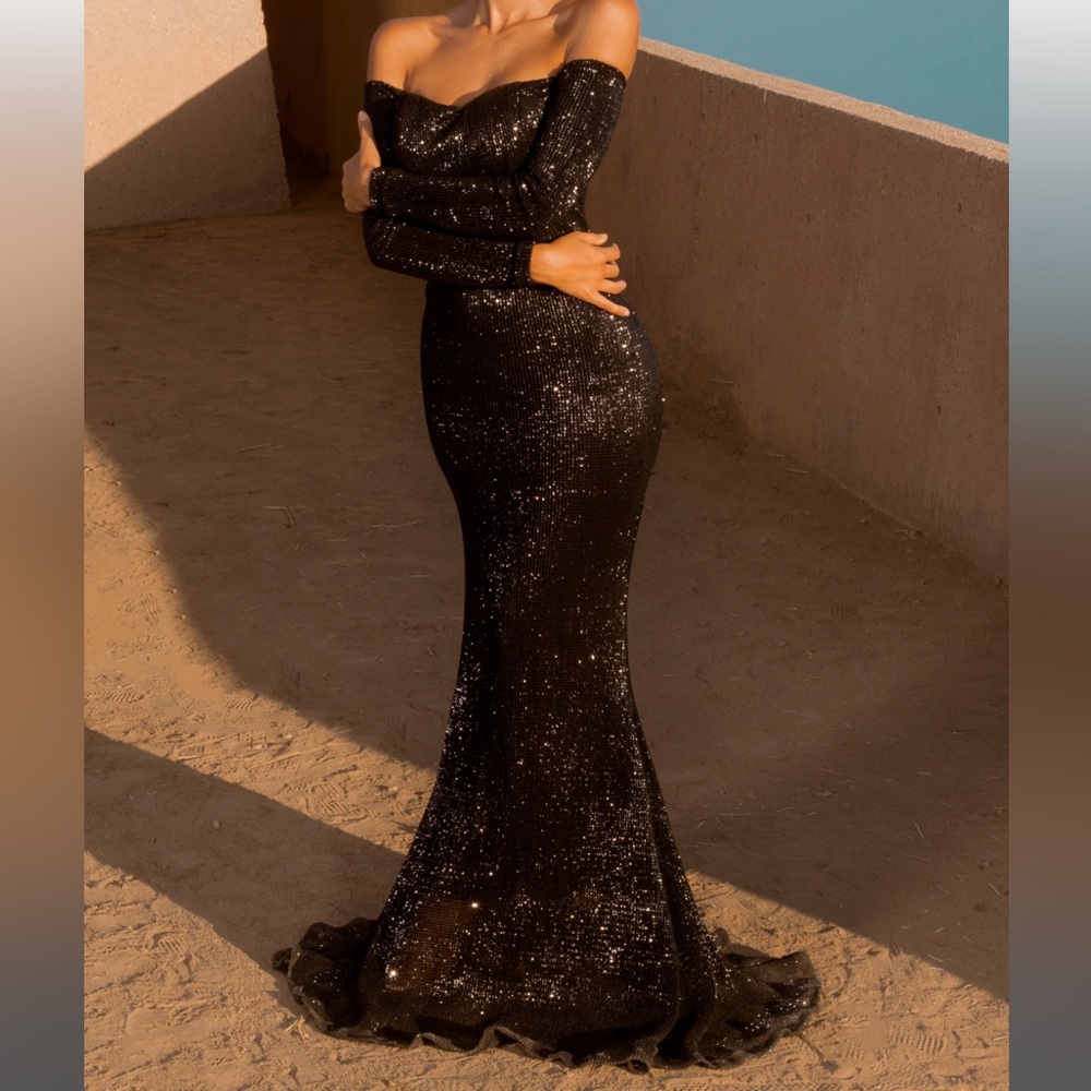 Long sleeve off shoulder sequin maxi gown medium Fashionova EUC formal black
